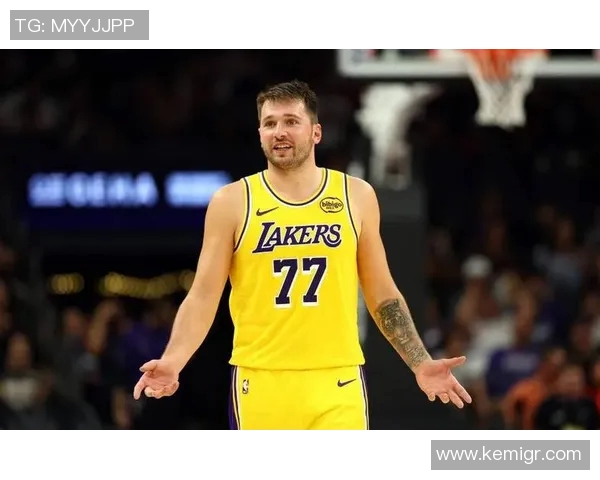 战术拆解：东契奇为何能掌控比赛节奏？