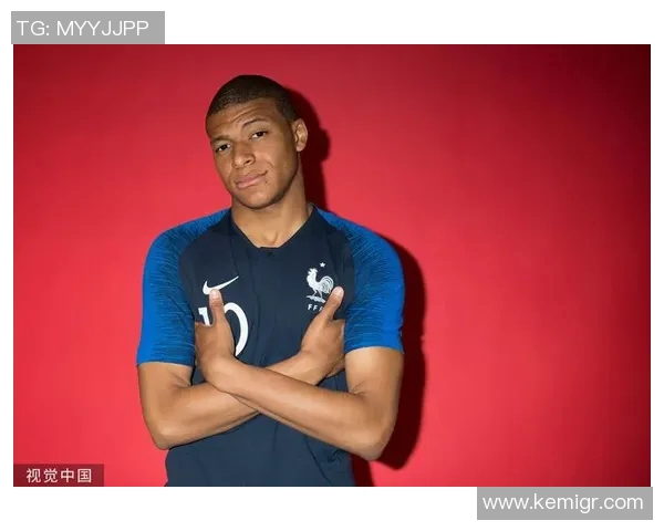 体育头条热议：姆巴佩是否将离开巴黎？